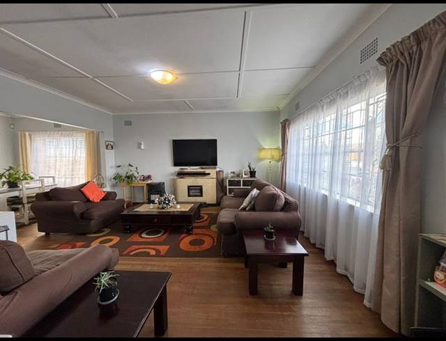 2 BEDROOM HOUSE FOR SALE IN WHITERIDGE